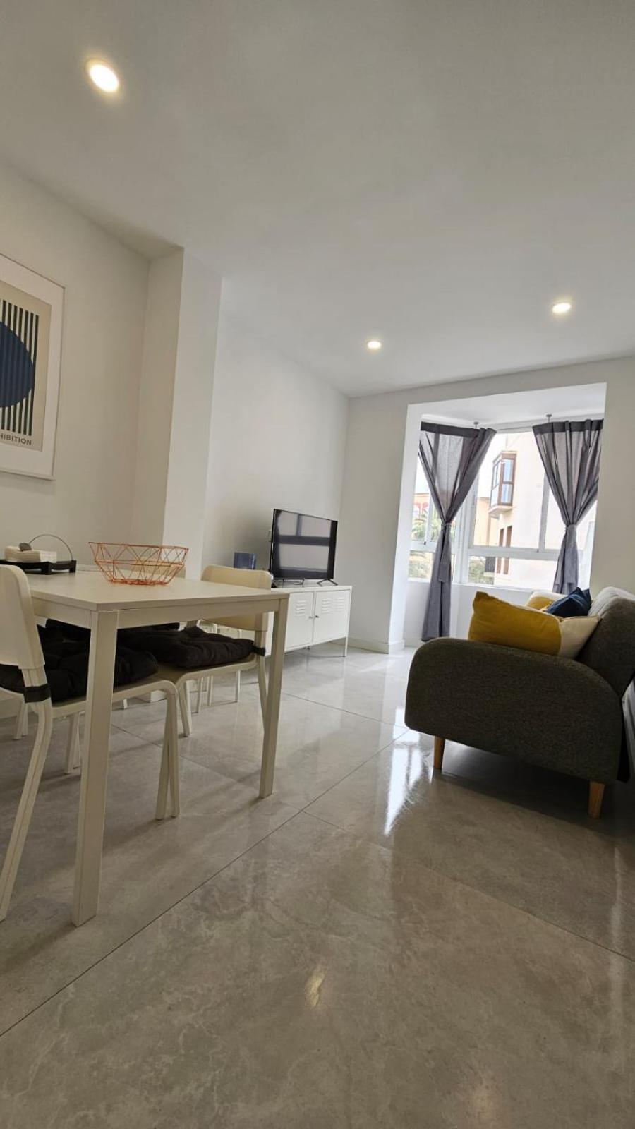 Sunset Apartment *